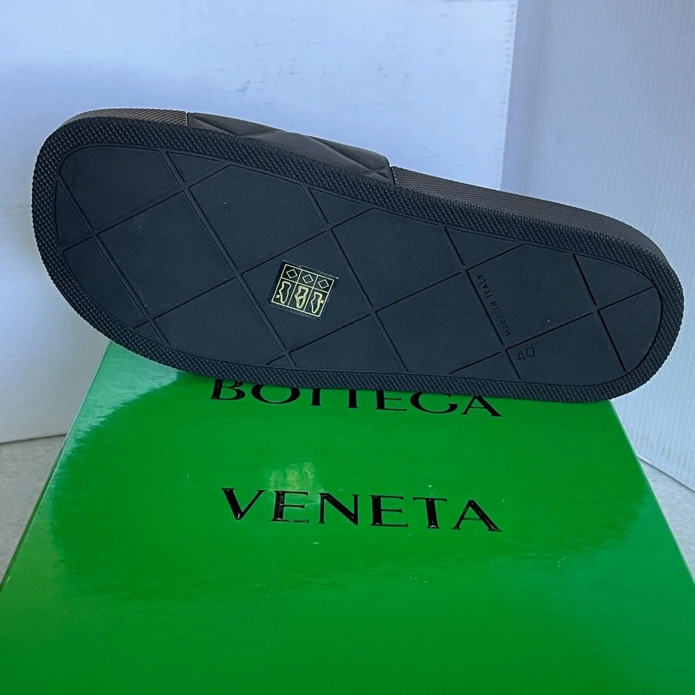 Bottega Veneta 640051‎ Women's Matt Rubber Black Slides Sandals, sz 40